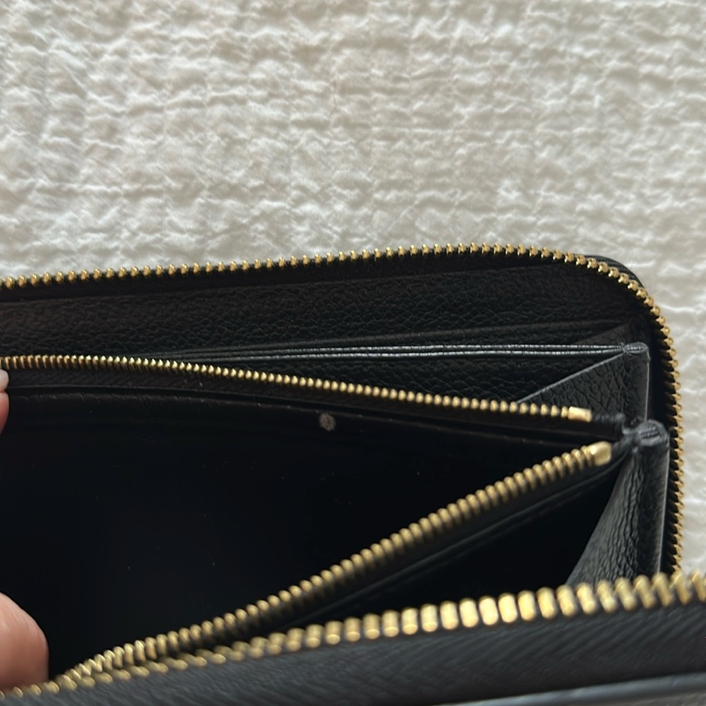 Authentic Louis Vuitton Black Zippy Wallet. 
Monogram Empreinte Leather. - Picture 9 of 16